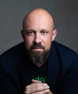 Ricardo Carrer | Fundador da DefyIT